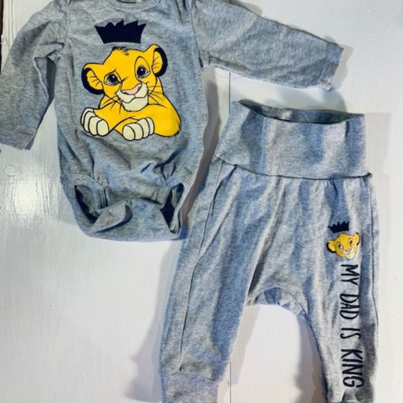 H&M Other - 2 Pc h&m boy disney clothes my dad is king 2/4 M